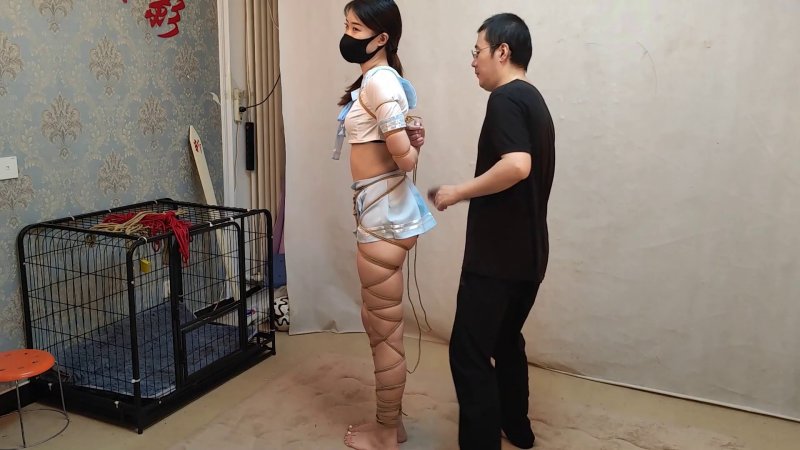 随心绳艺新作品之杨蕊超短学生服全生紧缚 满生的绳痕！本影视可在线看！