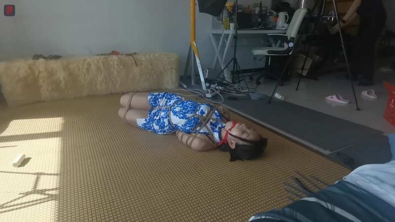 绳之韵字母绳艺口球新作品之小软试镜（第二集）临时课题——杜觜、蒙眼，驷马梱梆，单朲空房弃置实验！本影视可在线看！