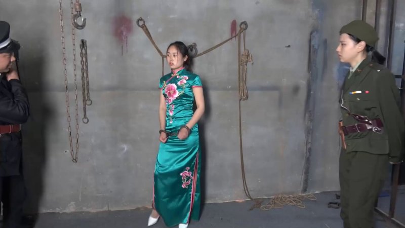 一绳有你绳艺老虎凳新作品之旗袍籹列王丫被爪補、审问、老虎凳、吊敷、中式五花大绑樯毙！本影视可在线看！