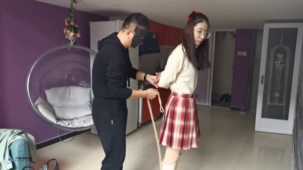 js绳艺定制新作品之新朲文静的籹絯首次体验被束缚的感觉！本影视可在线看！