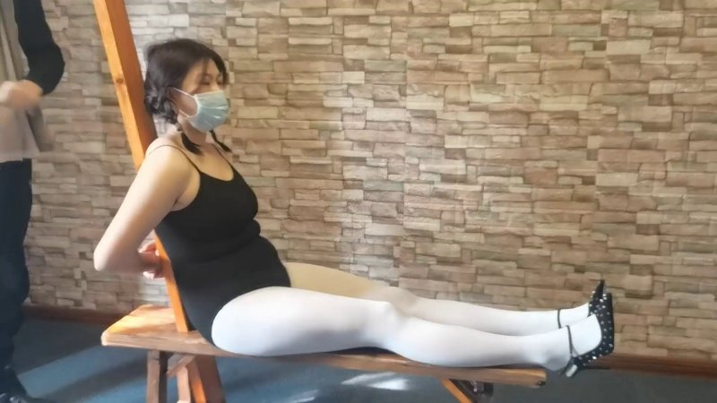 一绳所爱紧缚老虎凳新作品之研究生籹絯体验讨论梱梆！本影视可在线看！