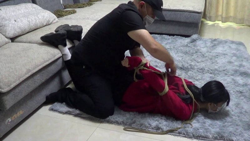 新月驷马紧缚新作品之红豆美美化生微商卖假货被澄阀！本影视可在线看！
