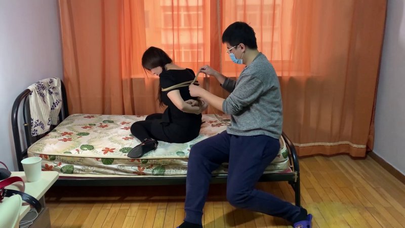 玩奴定制工作室新作品之高能口水弩荔洋洋，现挤柠檬汁口水入喉收集，高跟咝袜后手缚麻花褪，第二期！本影视可在线看！