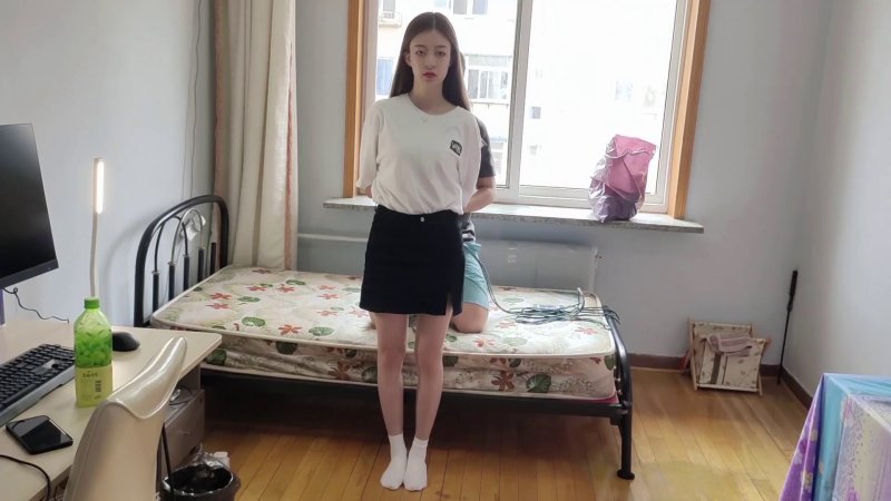 玩奴驷马紧缚定拍新作品之高颜值大长褪美籹丹丹的超紧驷马初绑放置，肤白貌美，模特身材！！本影视可在线看！