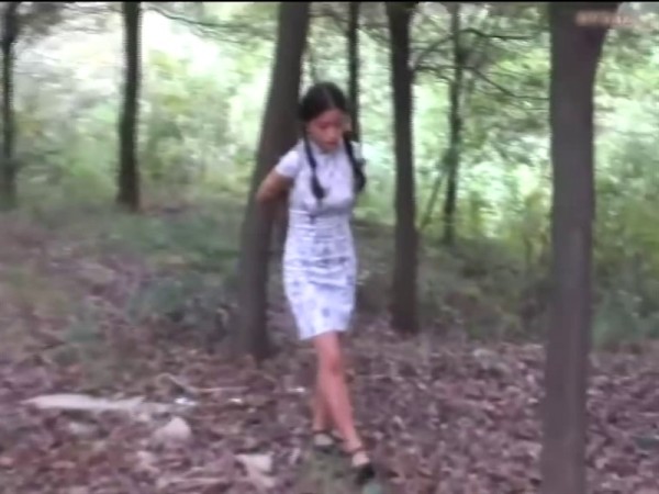 雅俗阁典雅倩影新作品之国内绳艺视频系列小露郊游秀！本影视可在线看！