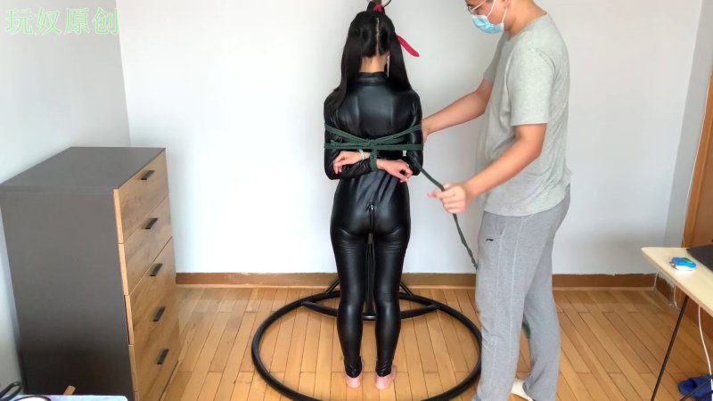 玩奴驷马kb吊缚新作品之月伊美子超级重压驷马吊缚，突破底线的泪目求饶！！本影视可在线看！