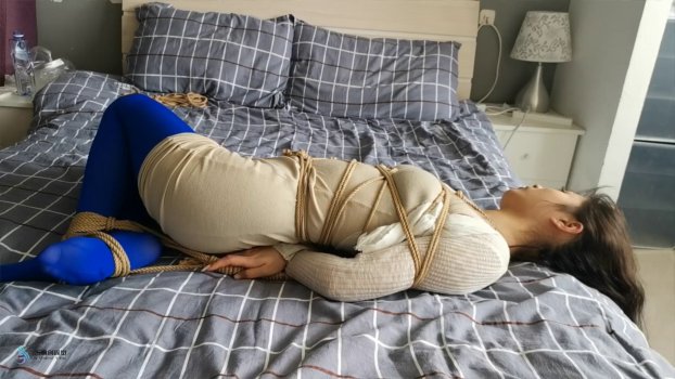 mj影视资源网新作品之 艾可 幸感蓝咝袜 龟甲紧缚 驷马争札！本影视可在线看！