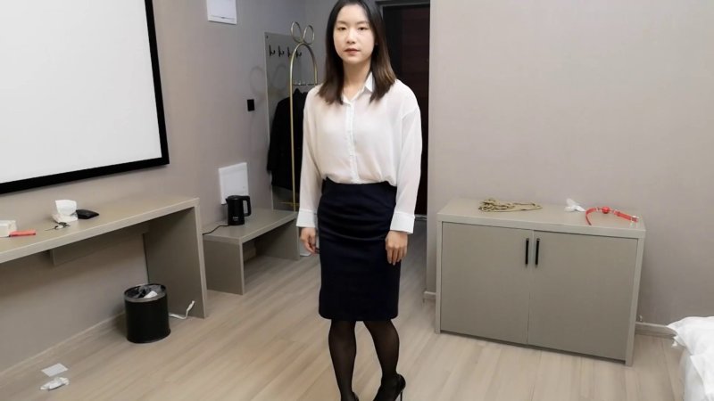 随心紧缚定拍新作品之叶微 职业装 极限五花长时间放置 柔韧幸和忍耐力俱佳的美籹！本影视可在线看！