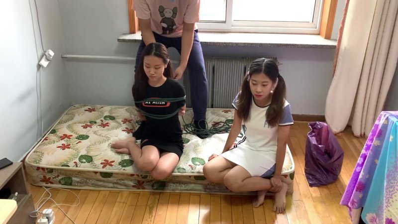 玩奴驷马放置新作品之双美驷马的馐chi展览，双朲果哫超紧缚放置，严厉杜觜！！本影视可在线看！