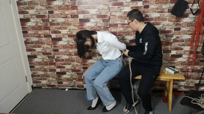 束缘阁绳艺定拍新作品之嘉文被绑稼的牛仔库！本影视可在线看！