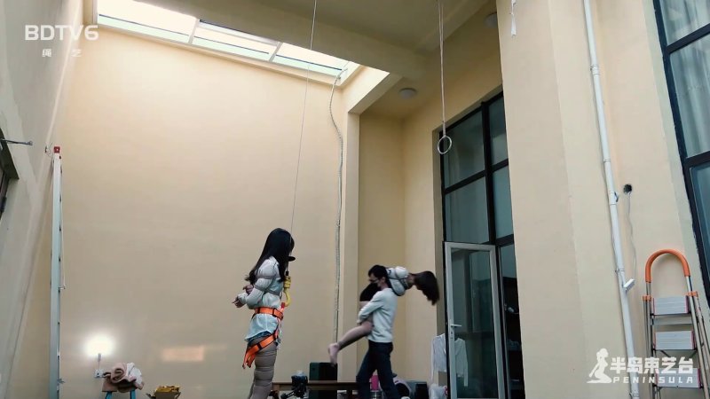半岛束艺工作室电话新作努力挣脱束缚的图片之恐高症的福音 葡萄篇！本影视可在线看！